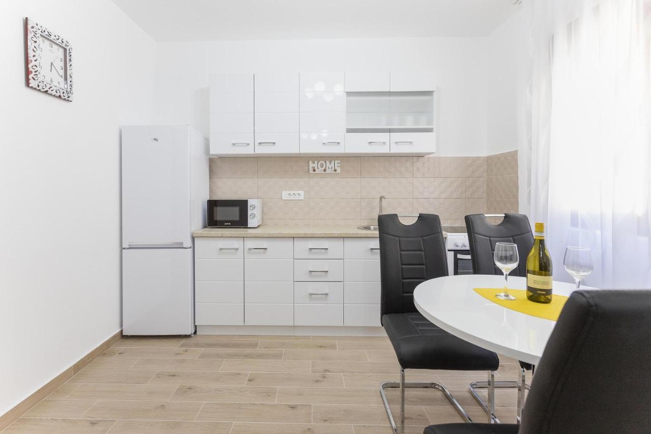 Muo Sea Front Apartments Kotor Eksteriør billede