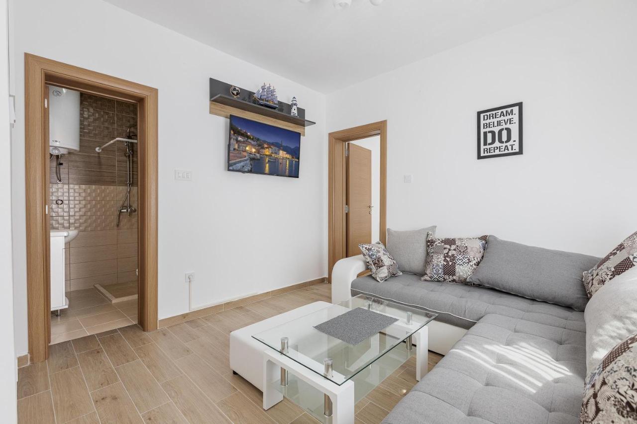 Muo Sea Front Apartments Kotor Eksteriør billede