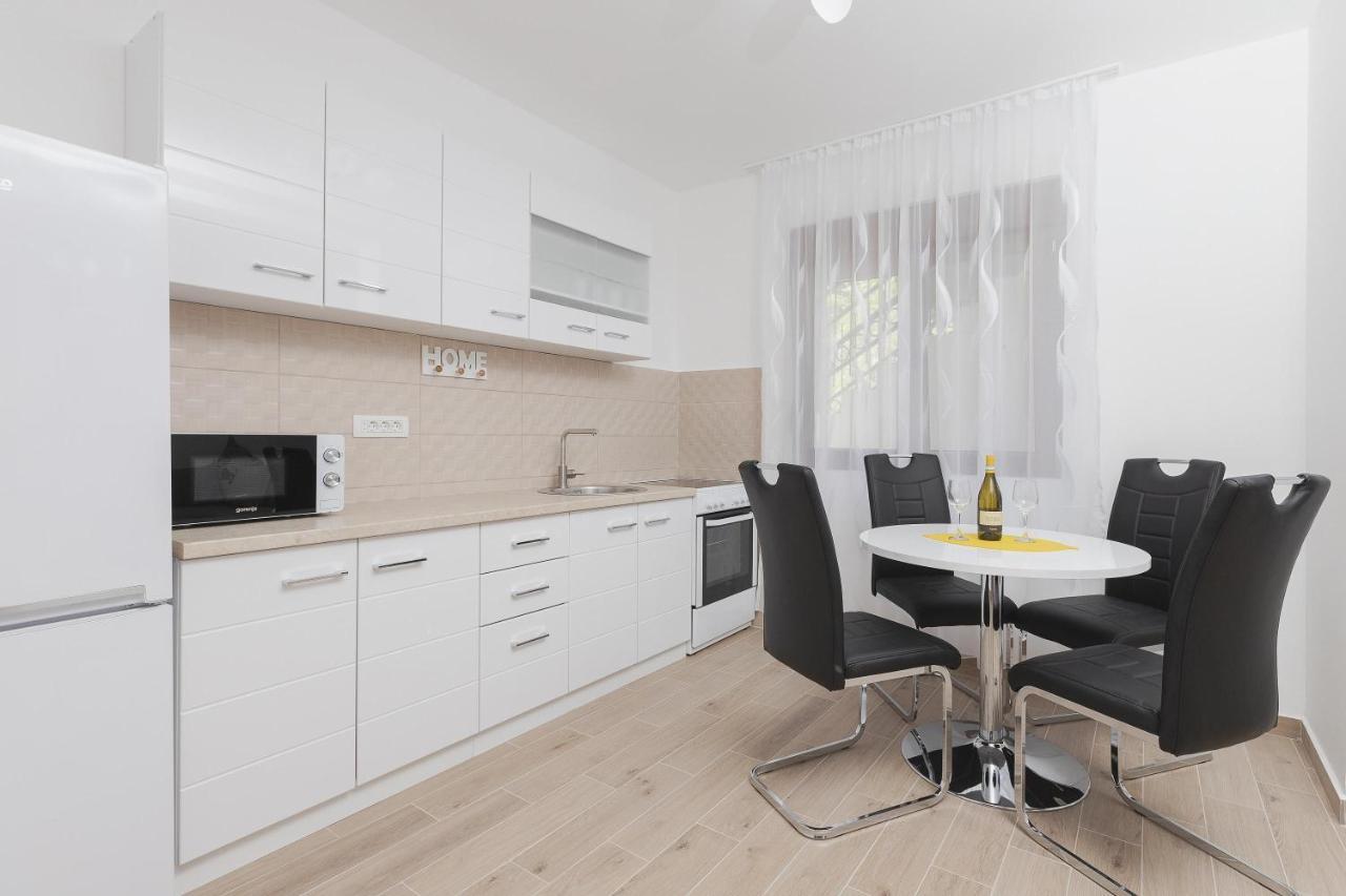 Muo Sea Front Apartments Kotor Eksteriør billede