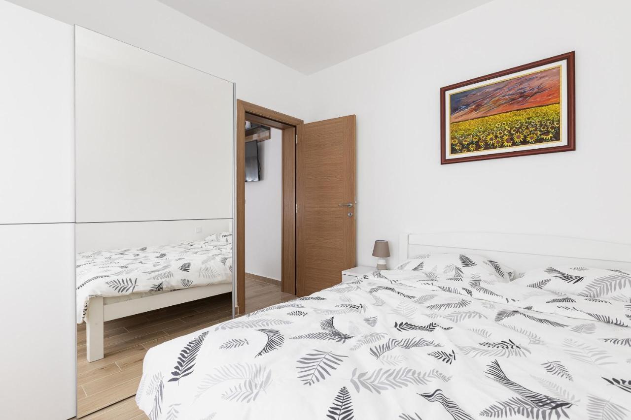 Muo Sea Front Apartments Kotor Eksteriør billede