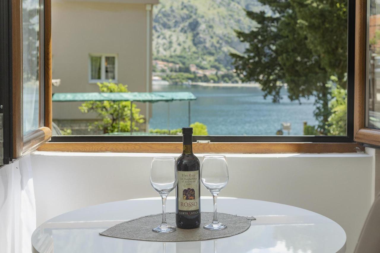 Muo Sea Front Apartments Kotor Eksteriør billede