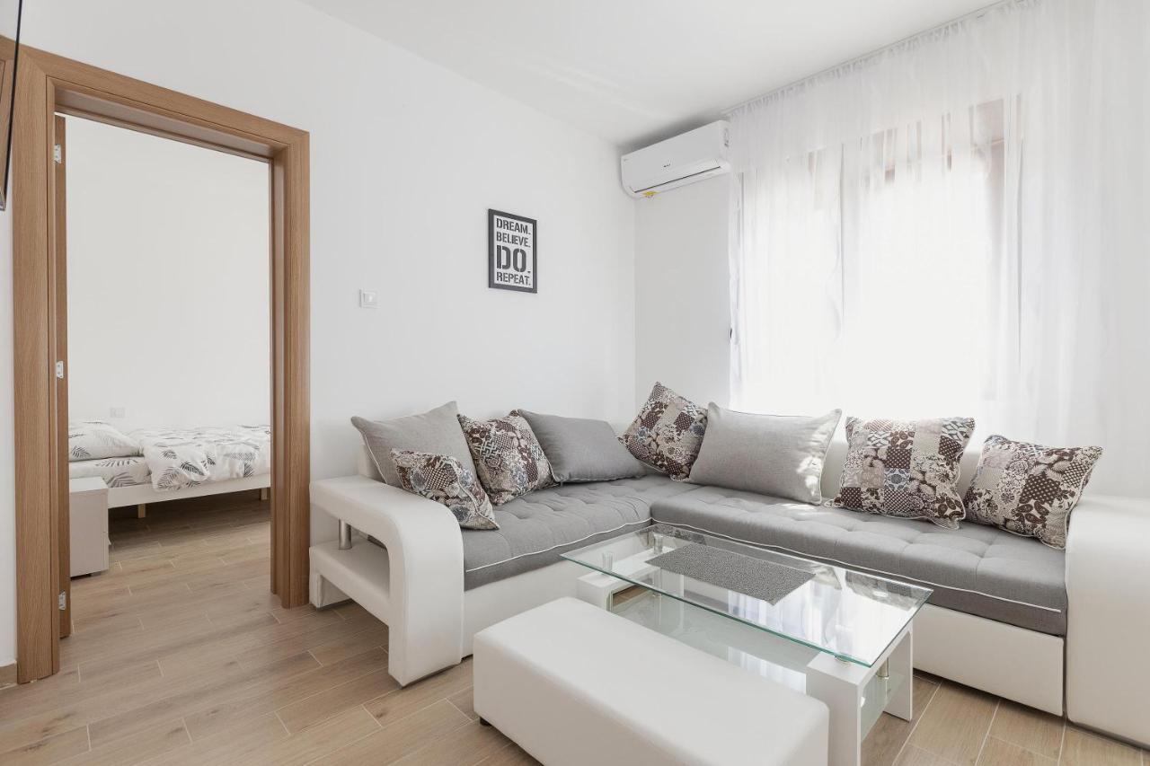 Muo Sea Front Apartments Kotor Eksteriør billede