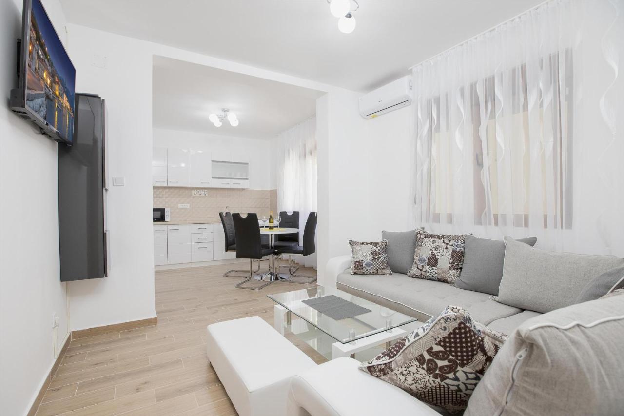 Muo Sea Front Apartments Kotor Eksteriør billede